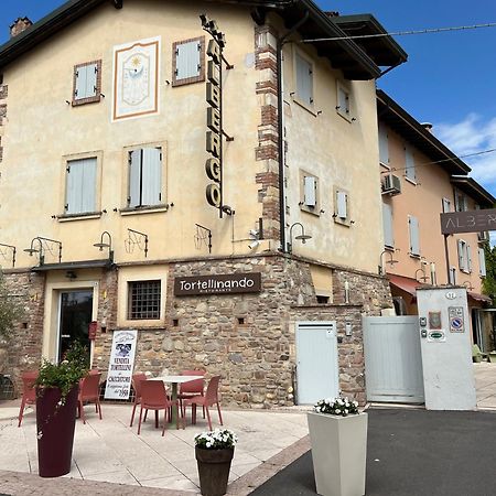 Albergo Al Cacciatore Tortellinando Валеджо-суль-Мінчо Екстер'єр фото
