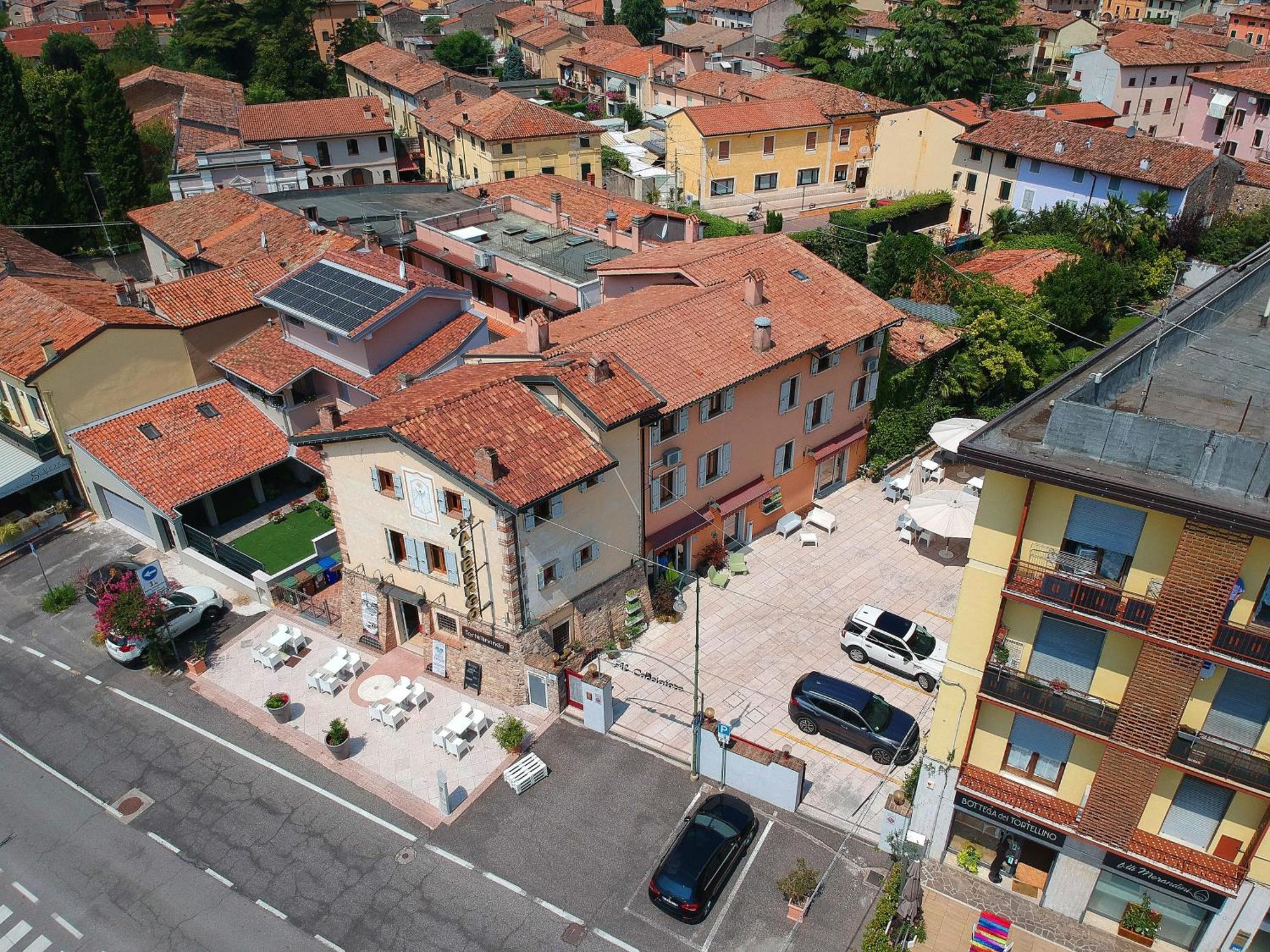 Albergo Al Cacciatore Tortellinando Валеджо-суль-Мінчо Екстер'єр фото